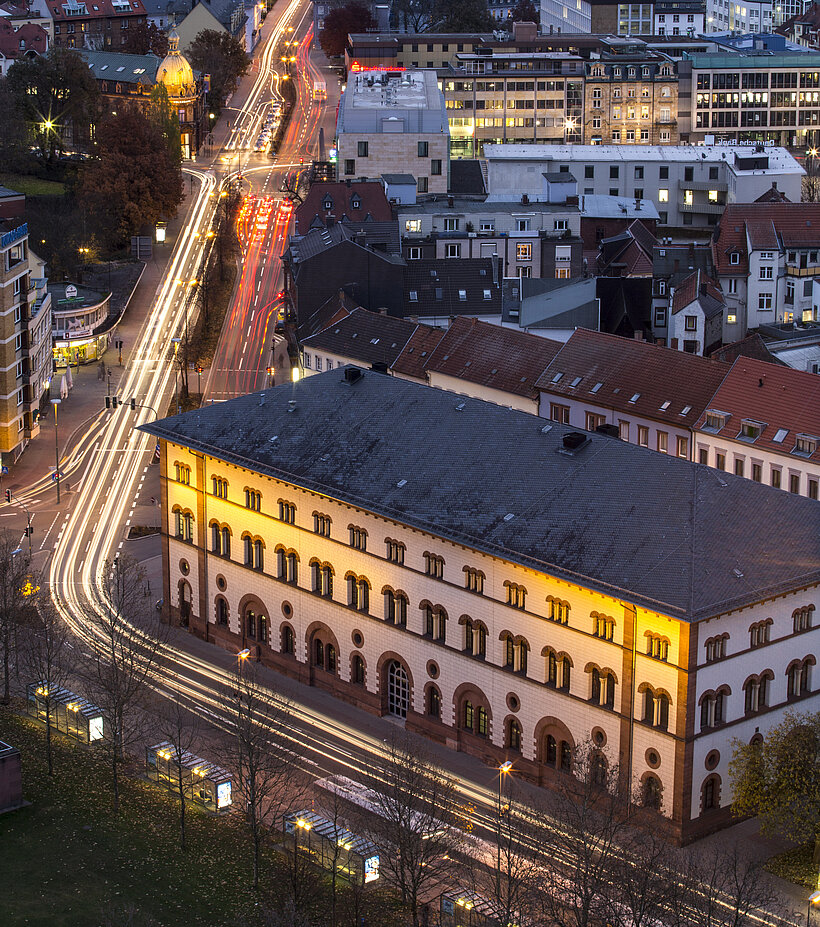 Blick auf die Stadt und Fruchthalle