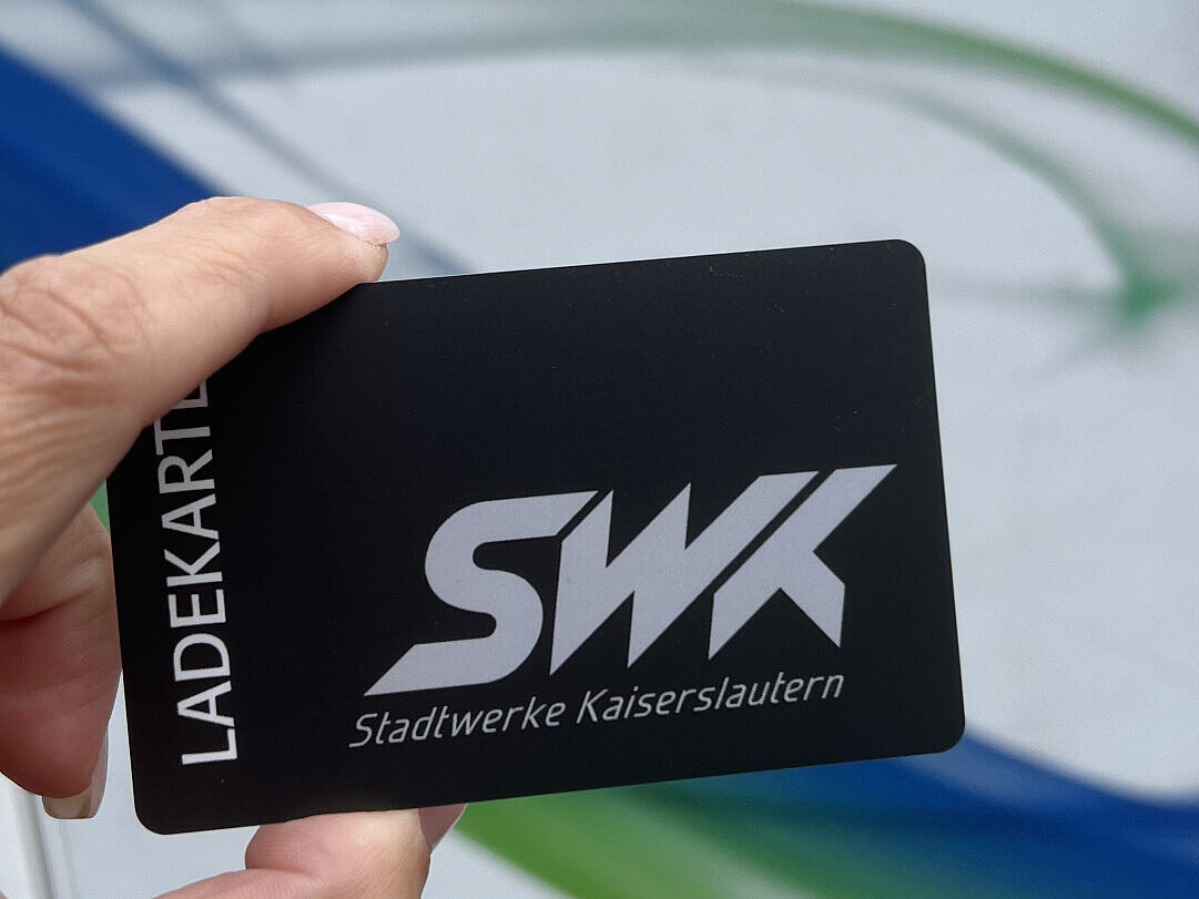 Schwarze SWK-Ladekarte 